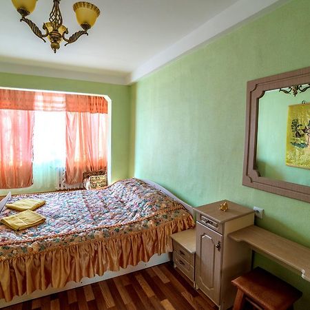 קייב Apartments On Mykilska-Slobidka מראה חיצוני תמונה